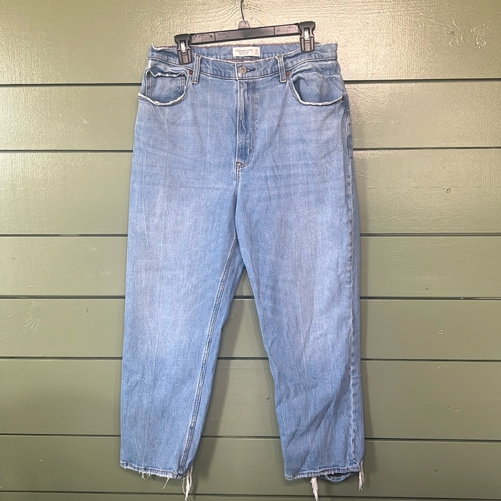 Abercrombie Curve Love Ankle Straight Ultra High Rise Size 32/14 regular